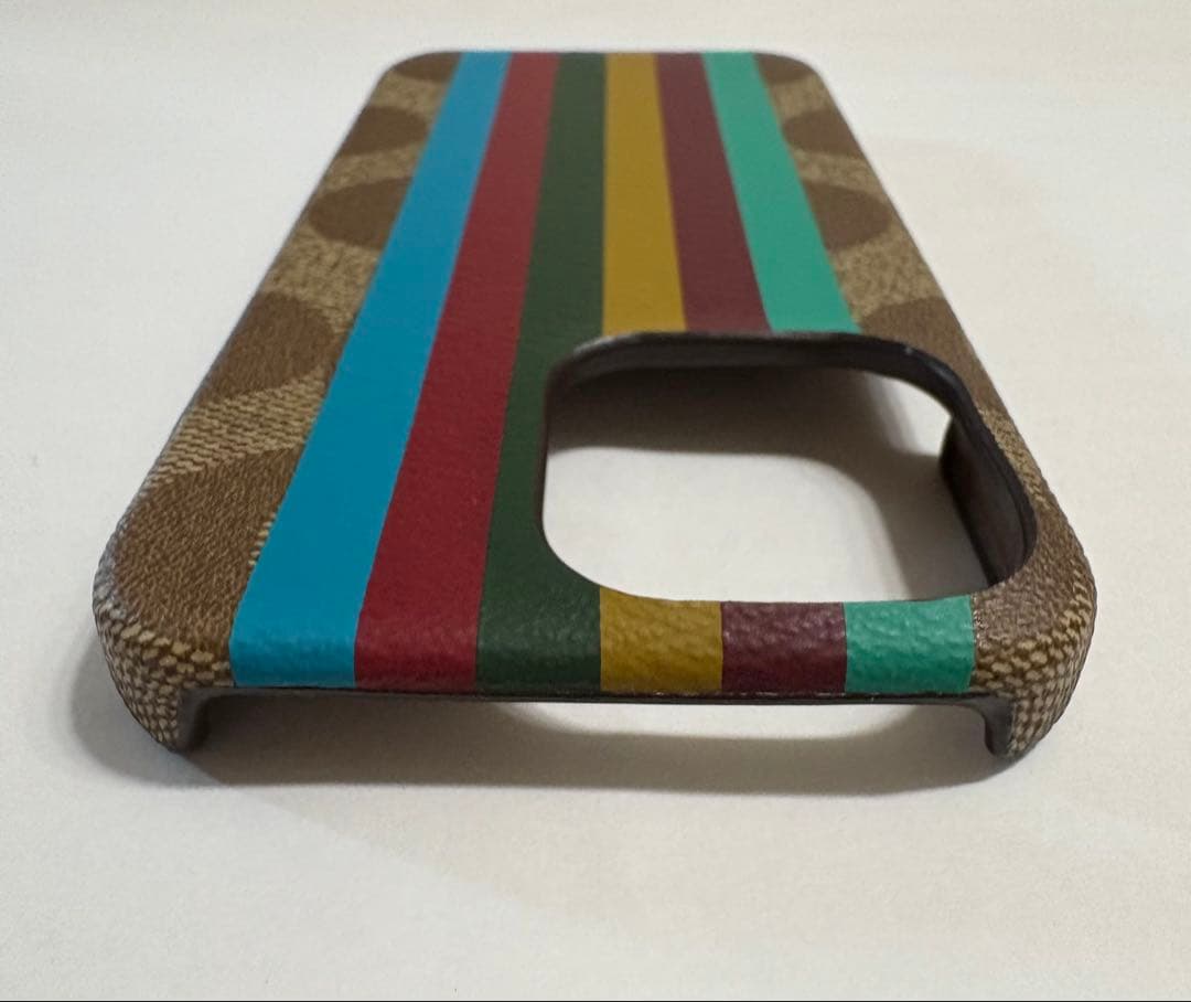 ☆新品☆ COACH iPhone13pro 対応ケースKHAKI MULTI