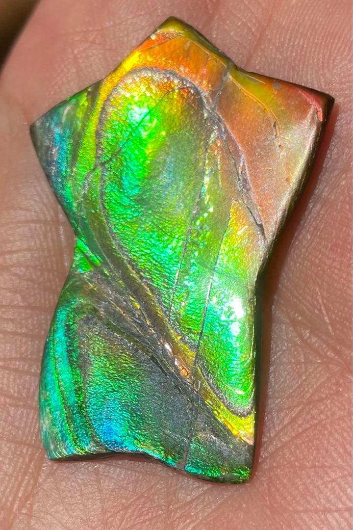 【期間限定セール】虹色星形　アンモライト　インペリアルレインボー　アンモライト