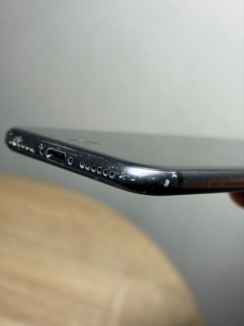 iPhone 8 スペースグレイ 64GB SIMフリー 機能不良無 画面割れ有