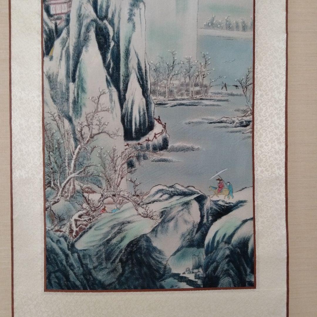 中国骨董水墨画名作【故宮博物院国宝唐寅山水名作刺繍複製、最高級錦緞真絲掛軸】新品