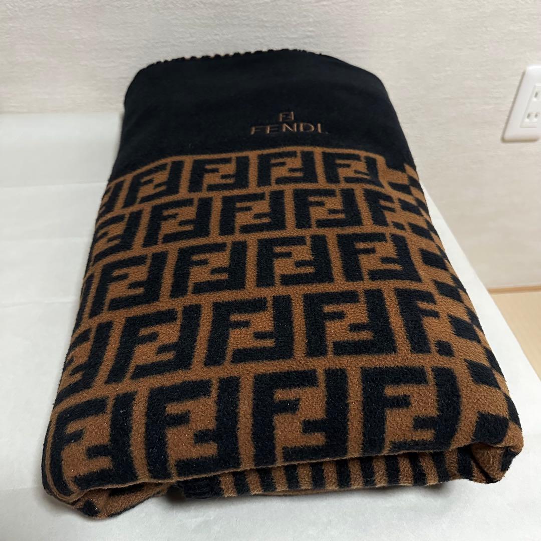 【訳あり】FENDI ズッカ柄 ブランケット140×210