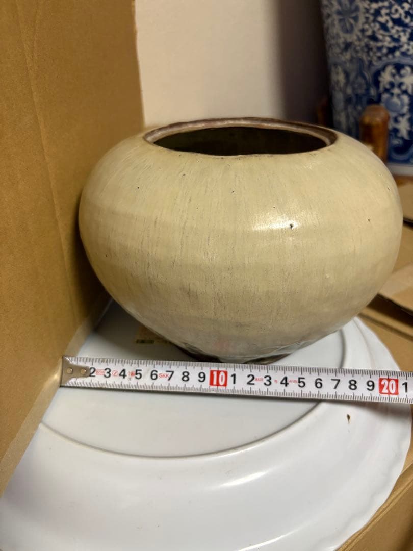 蓋付き入れ物　置物