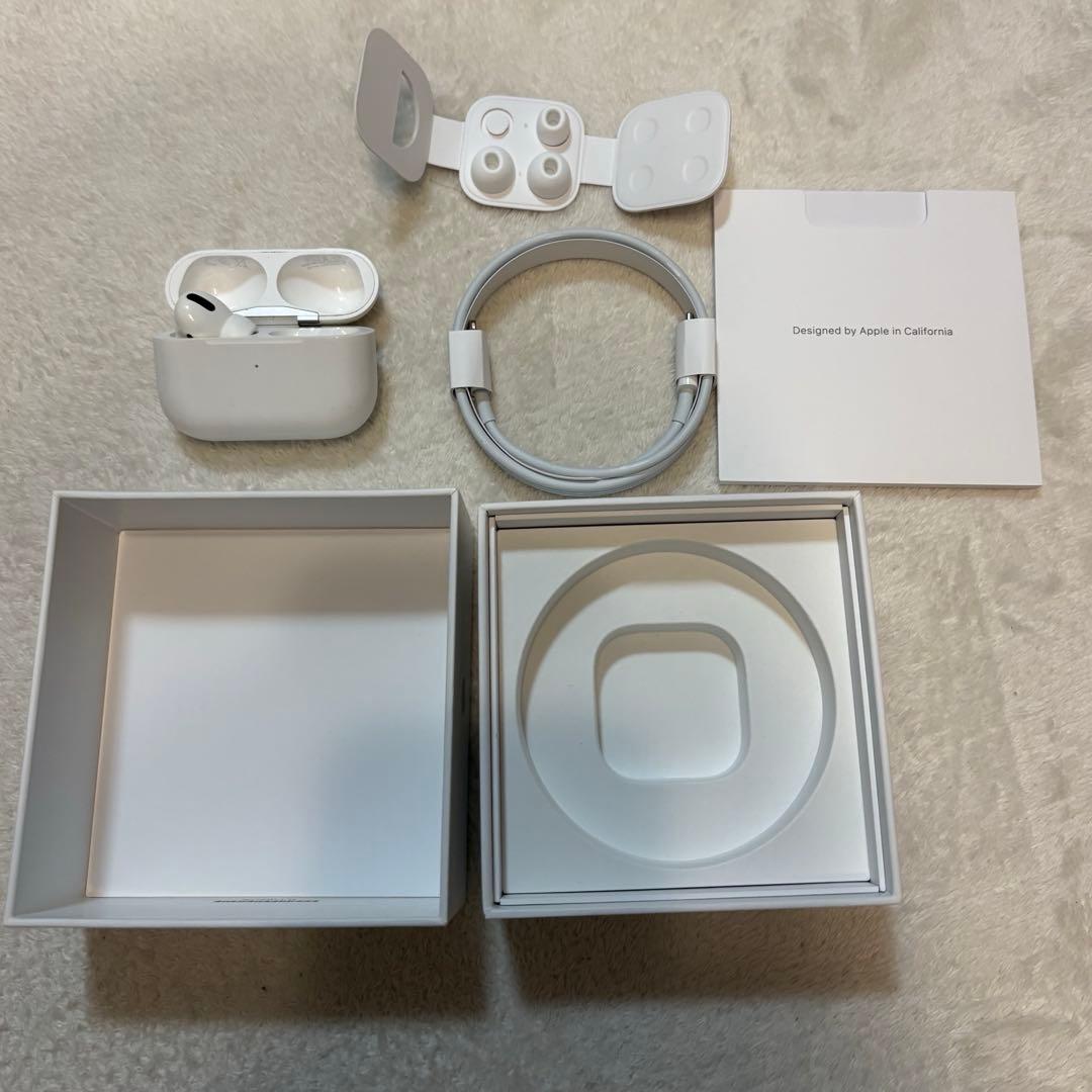 AirPods本体 充電ケース・ケーブル付き　イヤーチップ新品