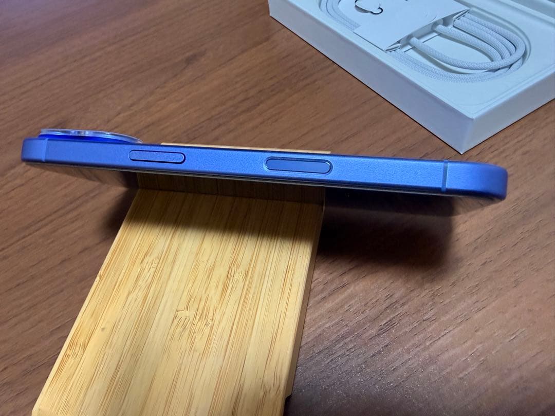 【美品】iPhone16 128GB ウルトラマリン