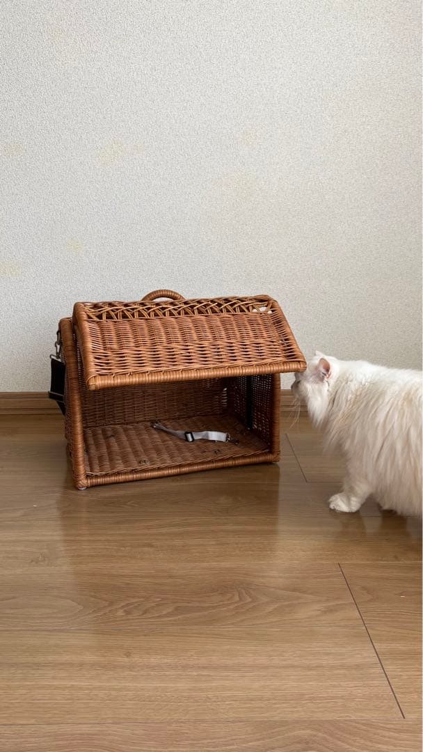 ラタン製ペットキャリーケース　猫　犬　シンシアジャパン