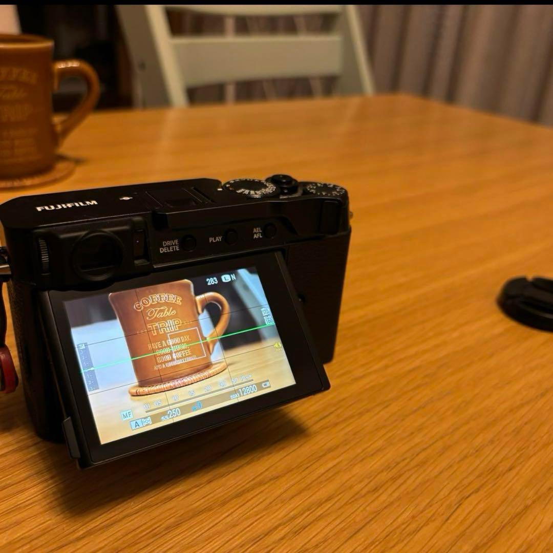 富士フィルムX-E4 Fujifilm デジカメ 一眼レフ おまけ付き