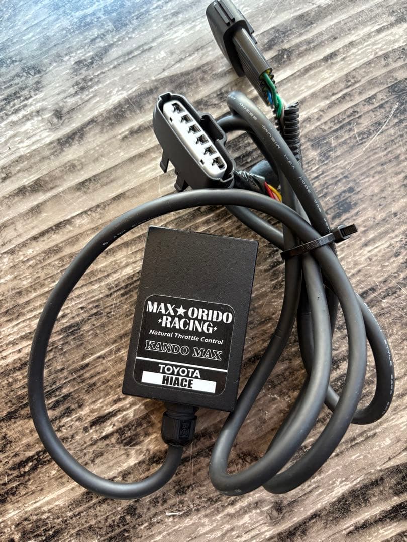 感度MAXスロットルコントローラー 200系　ハイエース　ガソリン用