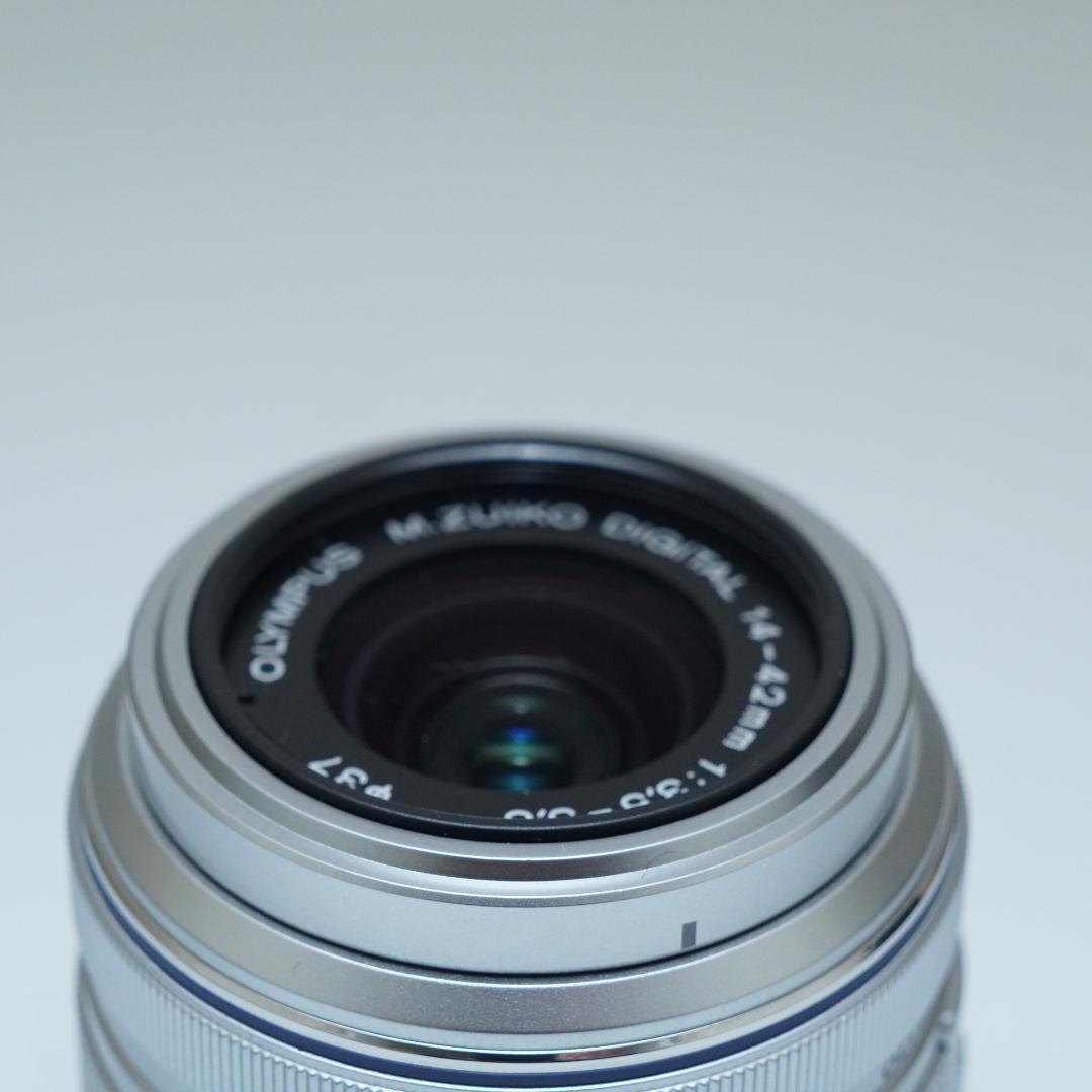 オリンパス OM-D E-M10 レンズセット ミラーレス