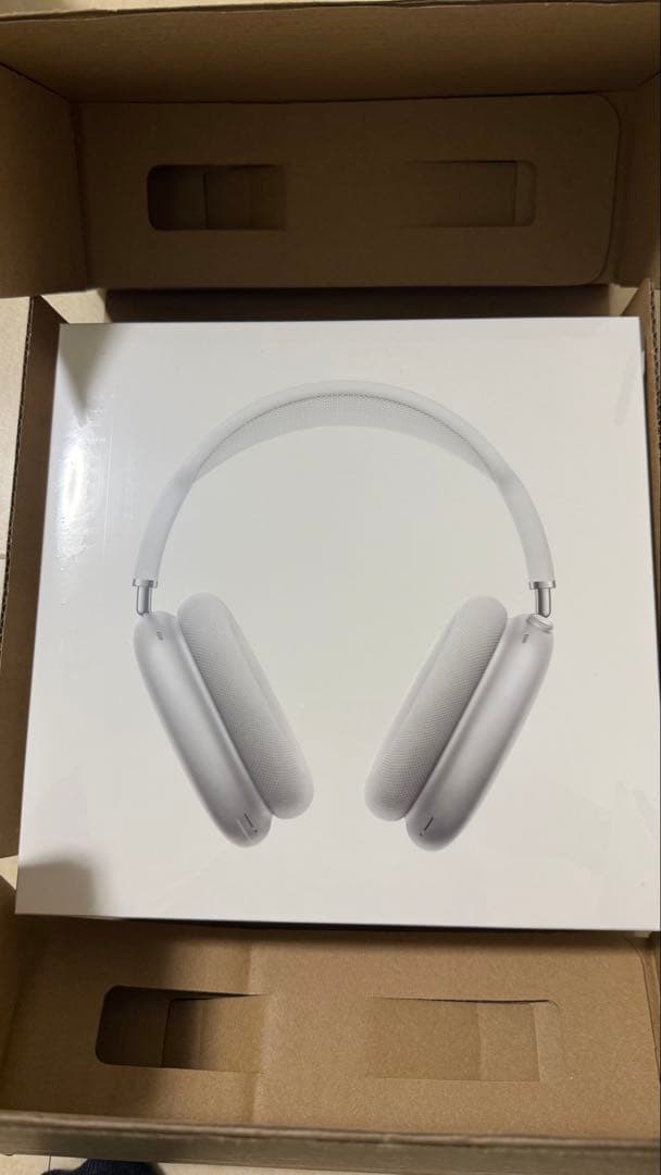 Air Pods Max シルバー　ヘッドホン　正規品　新品未使用未開封