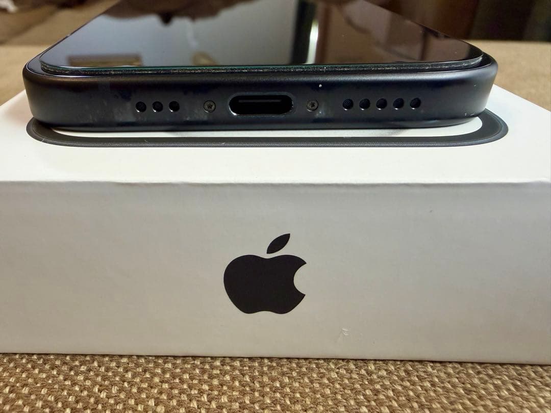 【美品&おまけ付き】iPhone 15 256GB ブラック SIMフリー