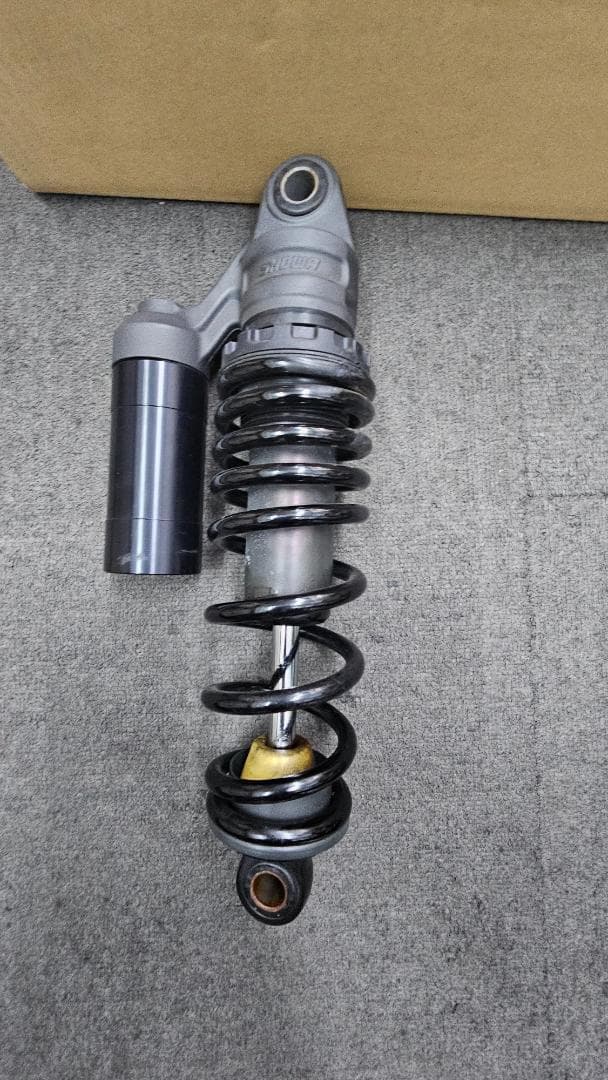 ホンダ　レブル1100　リヤサスペンション中古ジャンク品　ＳＣ８３