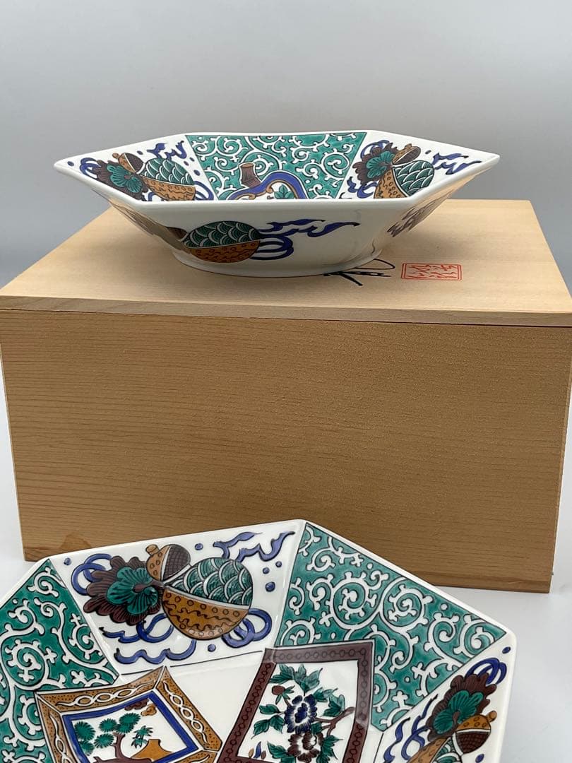 タンタンです‼️九谷焼　皿　中鉢