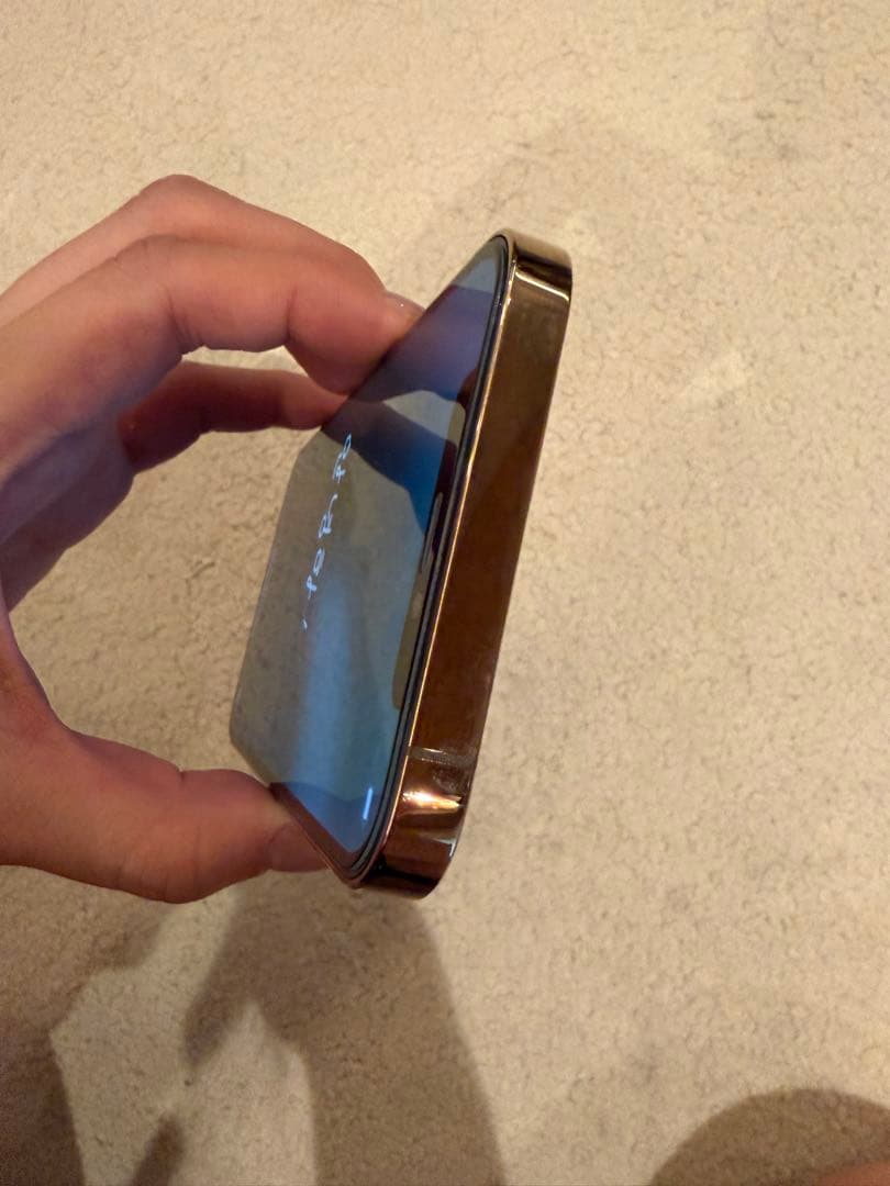 iPhone 12Pro 128GB本体 typeC-lightningコード付