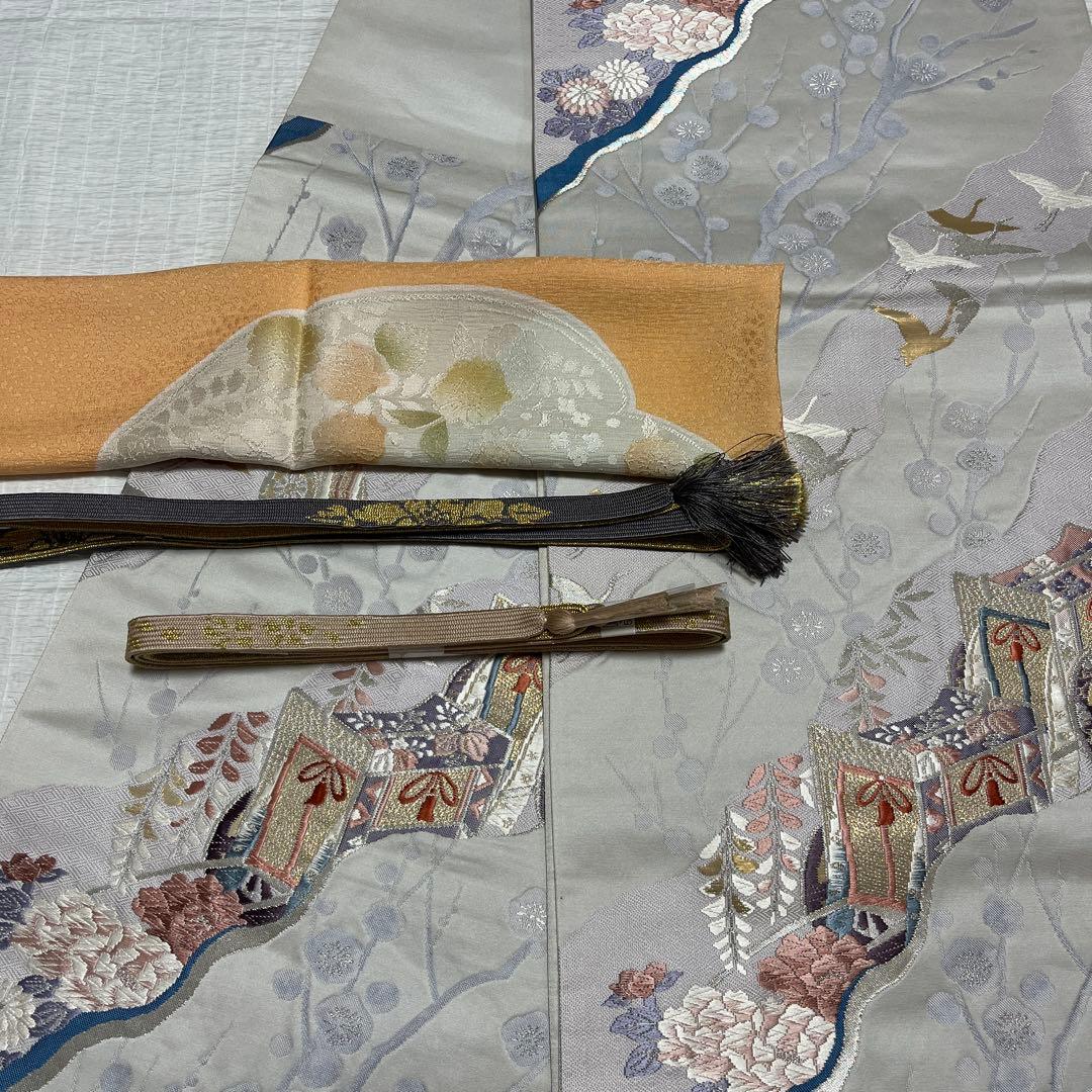 白とグレーの梅と蕾の訪問着 白系