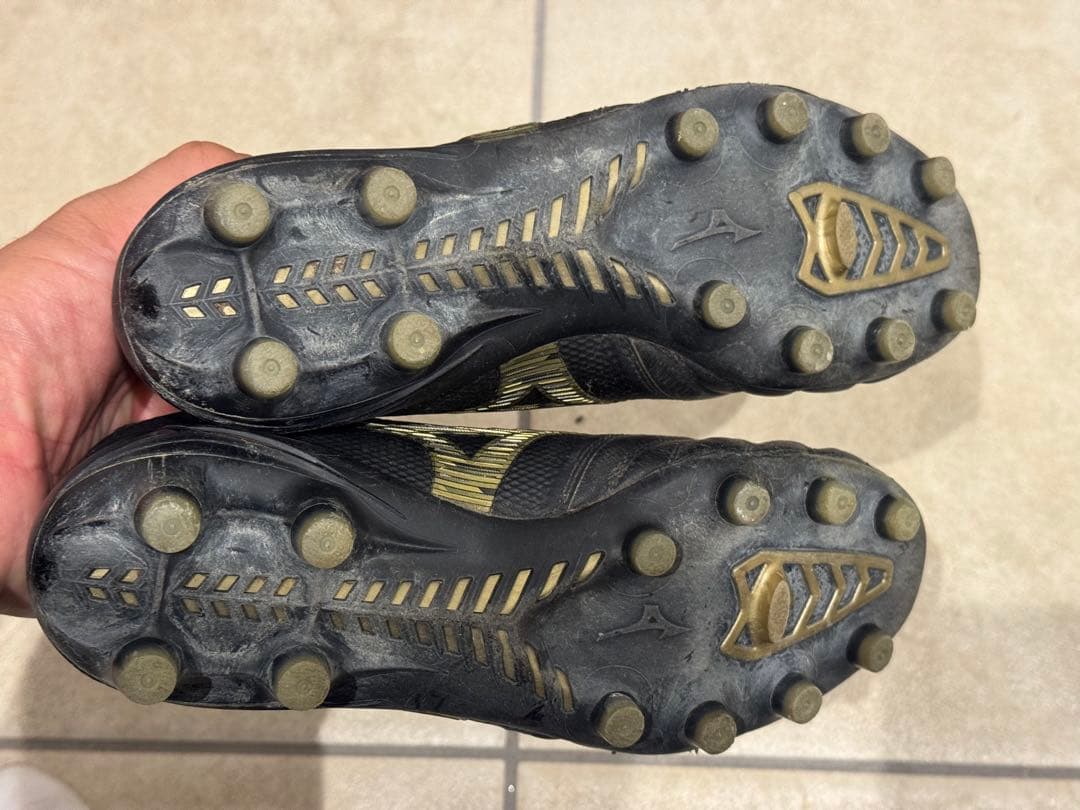 モレリア NEO 4 β ミズノ　サッカースパイク　24センチ　中古