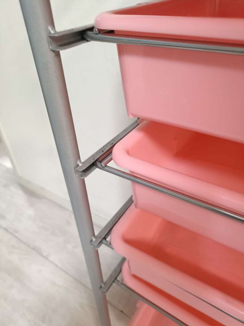 美容室ワゴンピンク　収納ワゴン　理美容 キャスター付き ネイル　理髪サロン