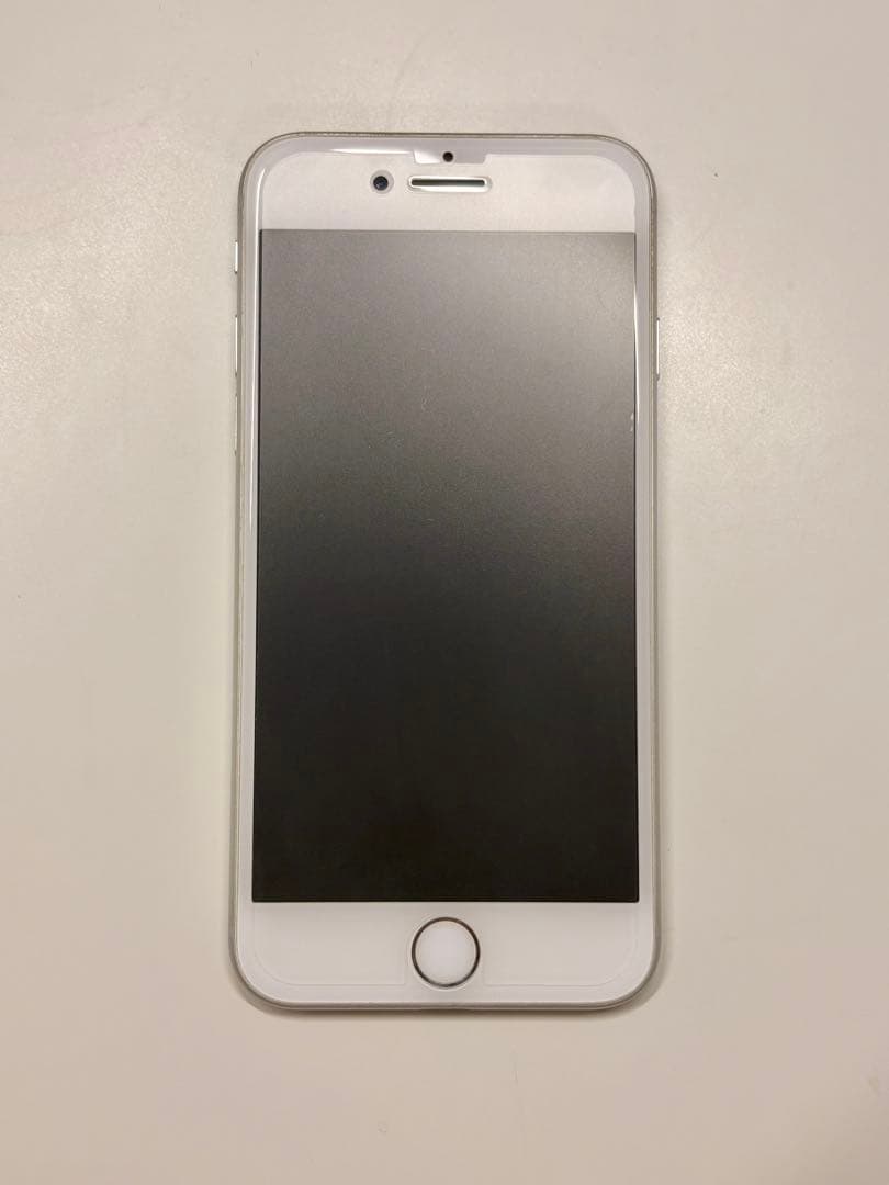 Apple iPhone 8 シルバー 本体 箱付き（SIMフリー、64GB）