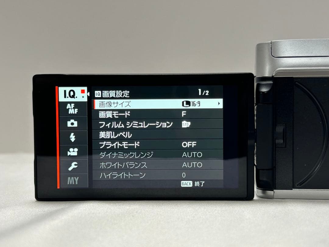 FUJIFILM X-A7 ボディ 3.5インチ 大型モニター Wi-Fi