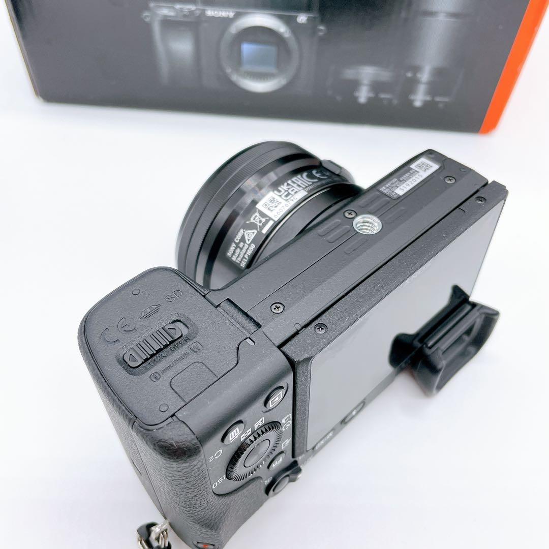 【シャッター　228回】　SONY ソニー　α6400 ミラーレス一眼カメラ