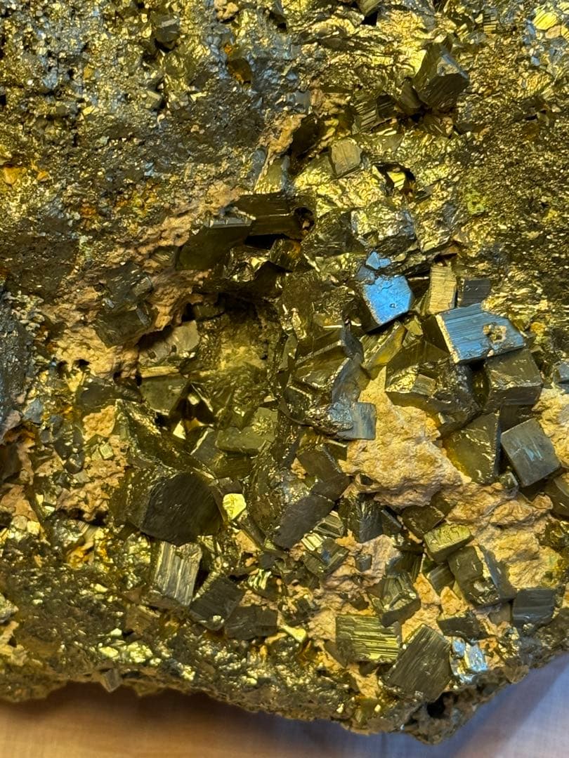 【巨大&希少】パイライト(黄鉄鉱) クラスター 原石 12kg