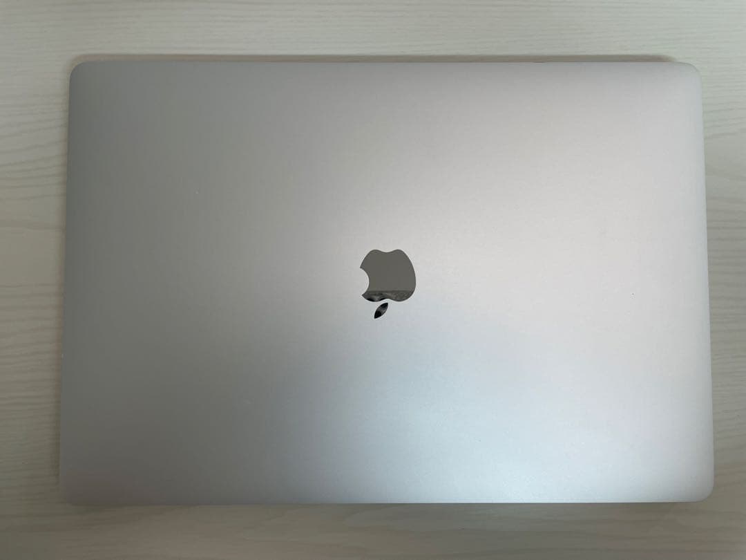 Apple MacBook Pro 2019シルバー 1TB