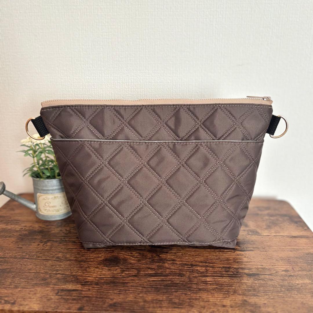 【JUNE】30cmファスナーショルダーバッグ　ナイロンオックスキルト