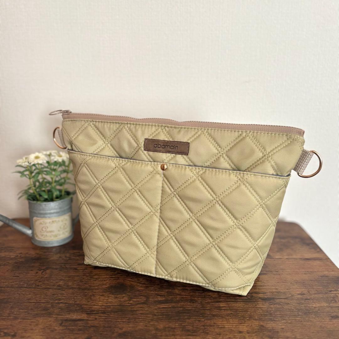 【JUNE】30cmファスナーショルダーバッグ　ナイロンオックスキルト