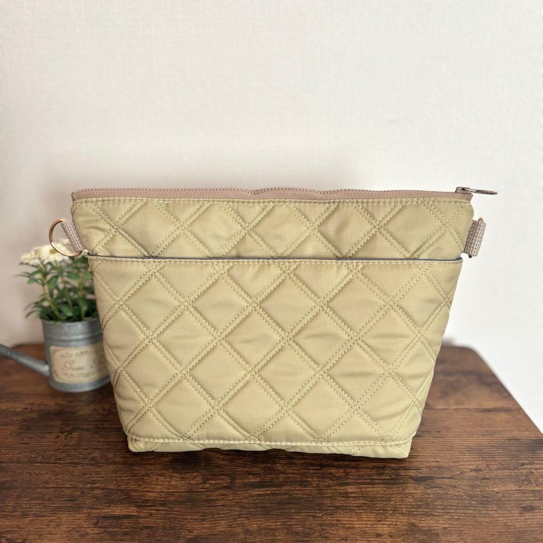 【JUNE】30cmファスナーショルダーバッグ　ナイロンオックスキルト