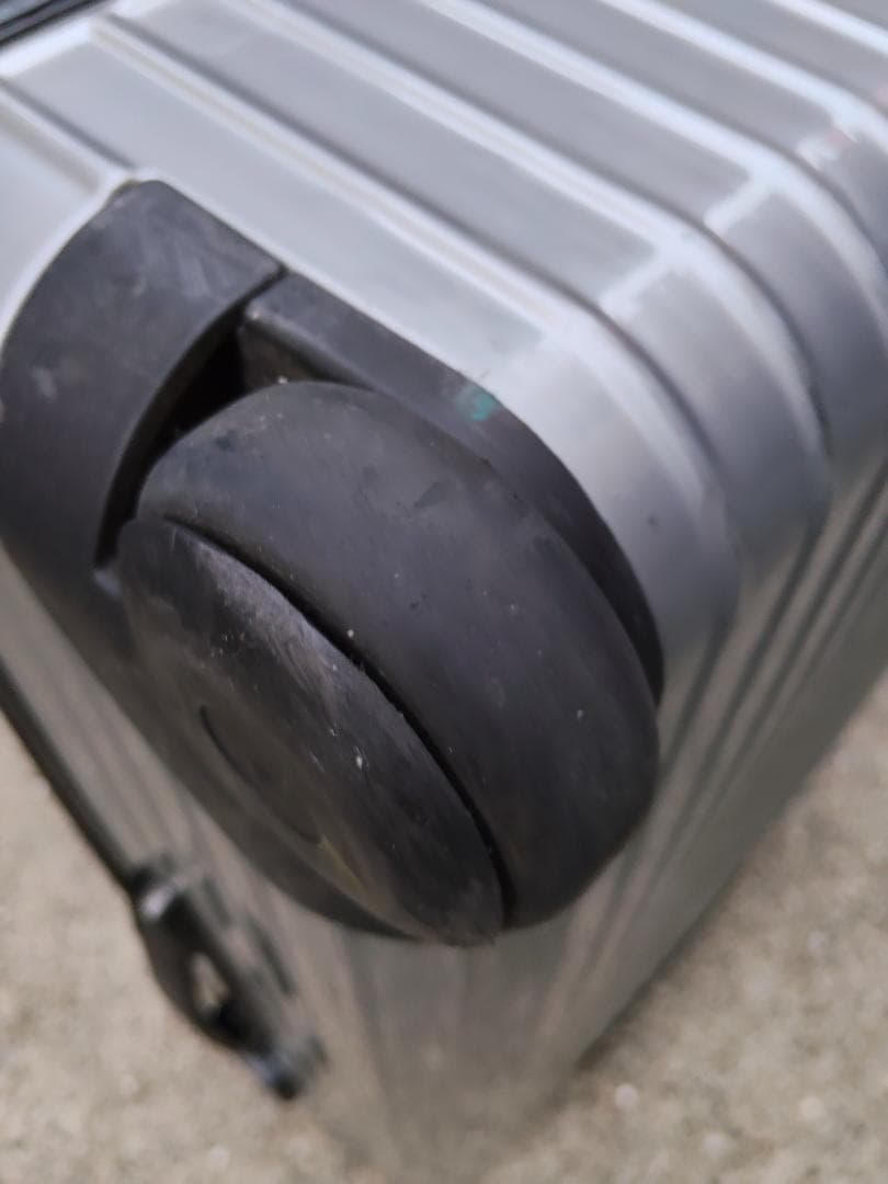 【廃盤・希少】RIMOWA サルサ 82L ２輪 シルバー 856.70　軽量