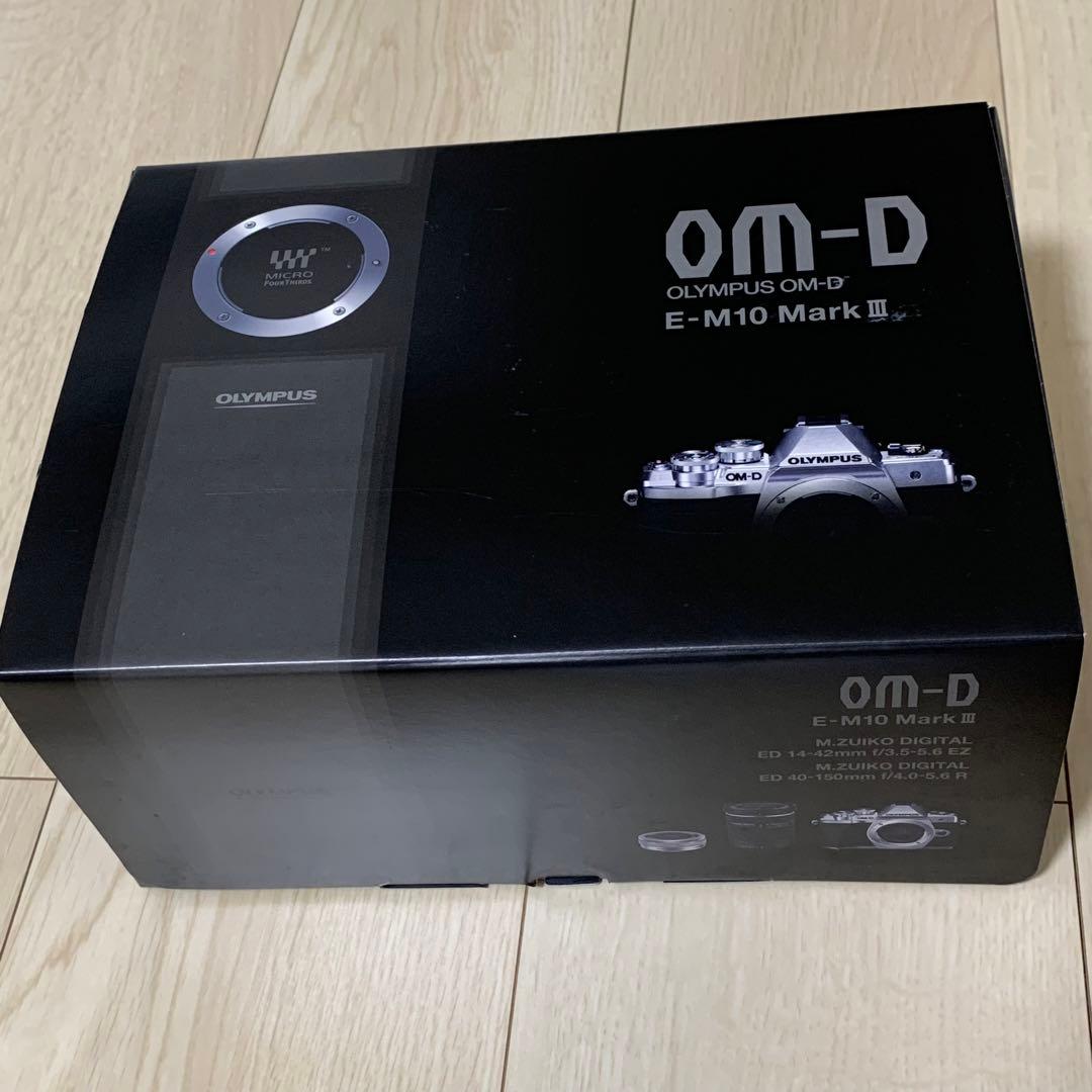 OLYMPUS OM-D E-M10 Mark III 本体とレンズセット