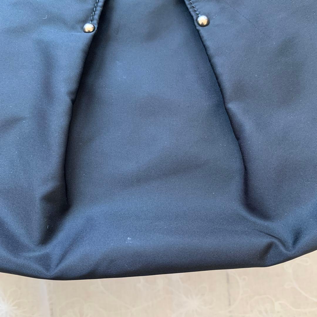 フェラガモ　リボン付きブラックナイロンバッグ