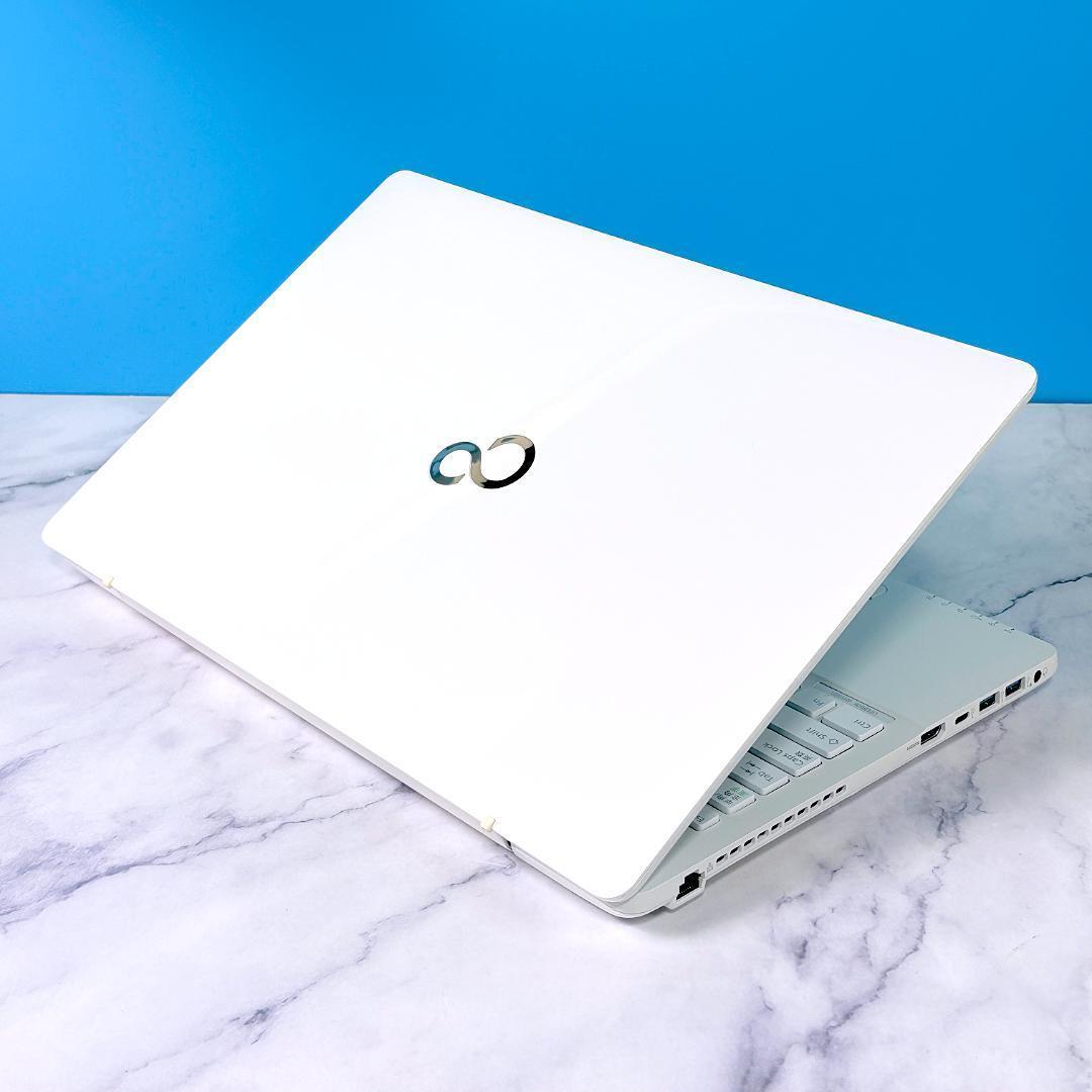 美品☆Corei7・8GB・SSD512・Win11・ホワイト・ノートパソコン