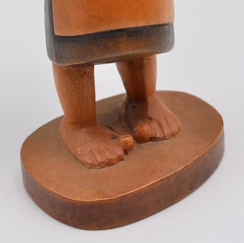 花を持つ少女　アンリ　ANRI　ジークフリート　木彫人形　イタリア　14ｃｍ