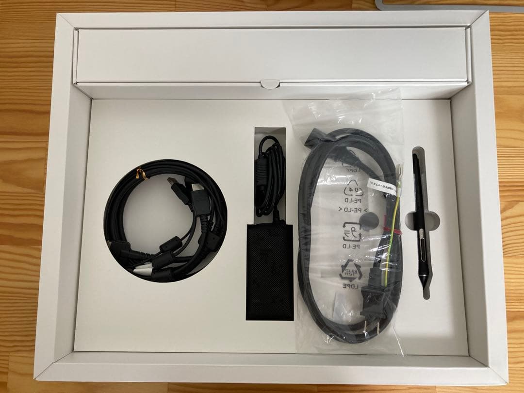 液晶タブレット Wacom DTK1660K0D Cintiq 16