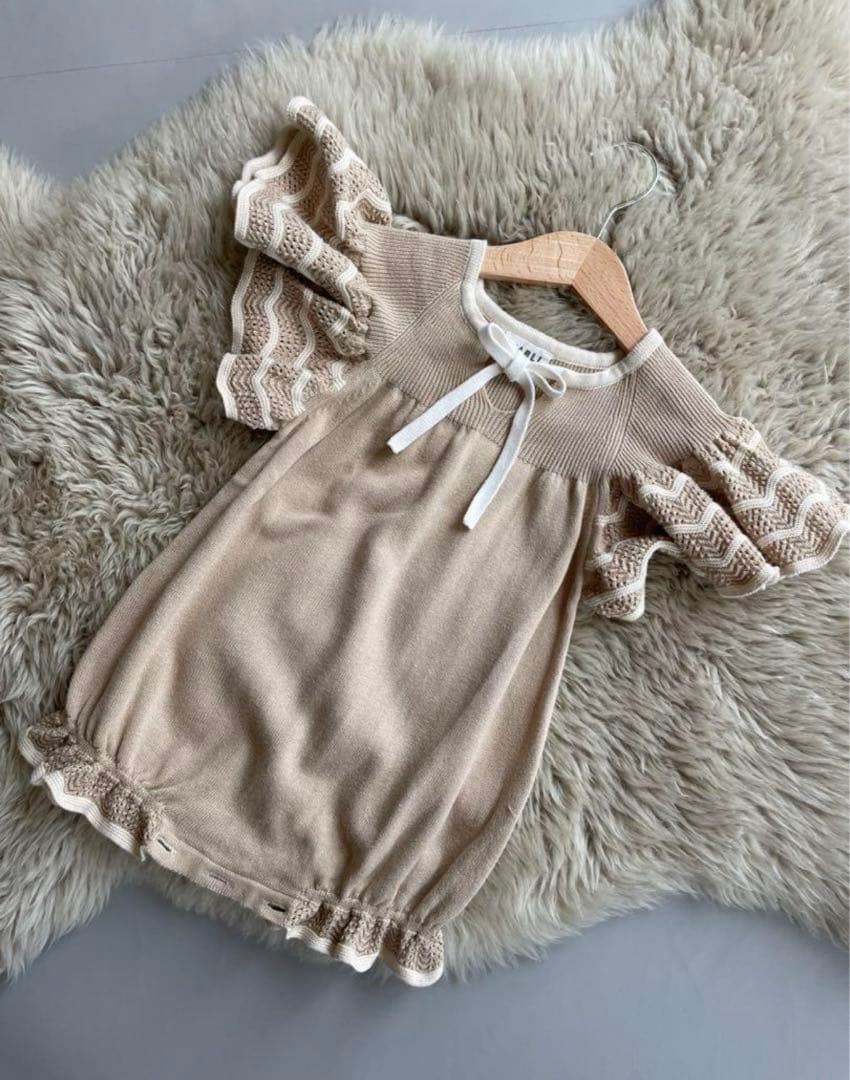 【美品】MABLI ロンパース　18m ベージュ　小人ロンパース　80