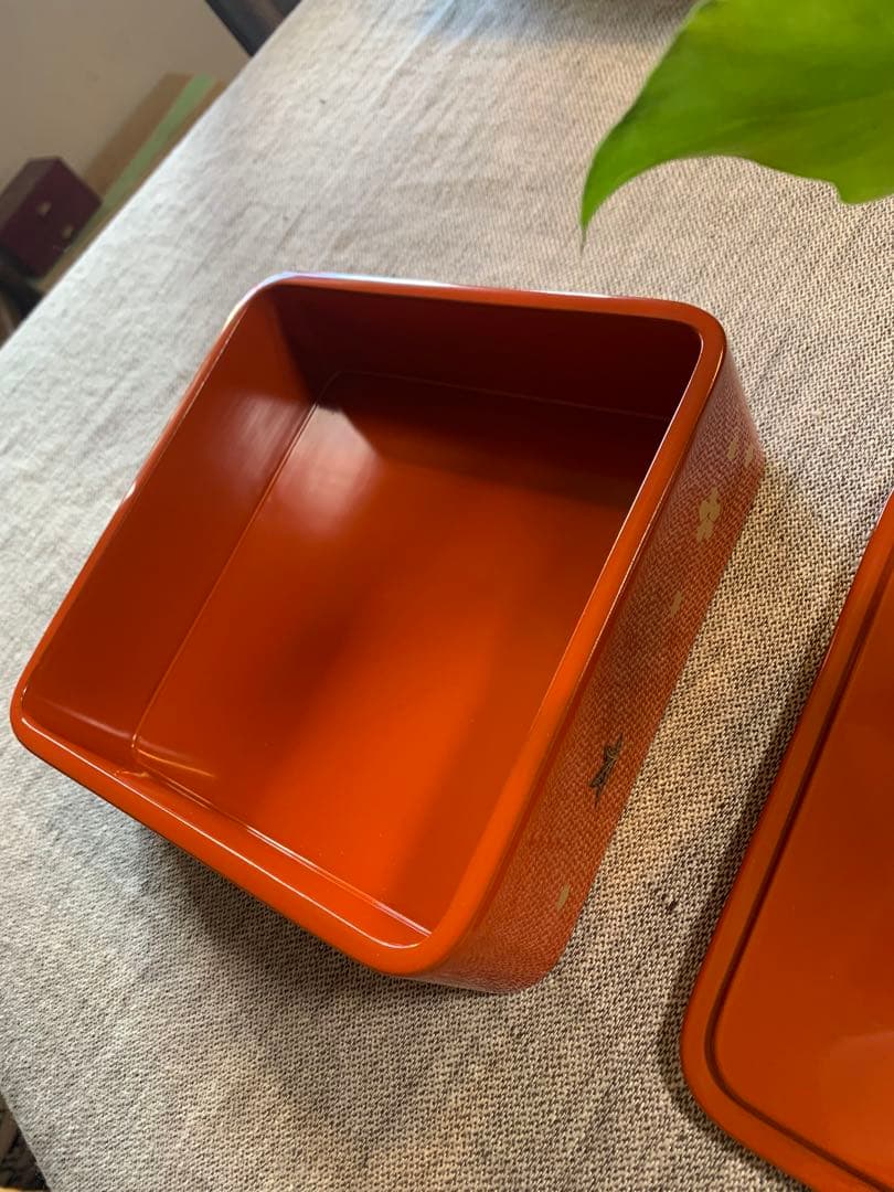 ￼輪島塗 小重（小ぶり重箱）五客　春秋蒔絵　桜　紅葉　ちらし　木箱入未使用保管品