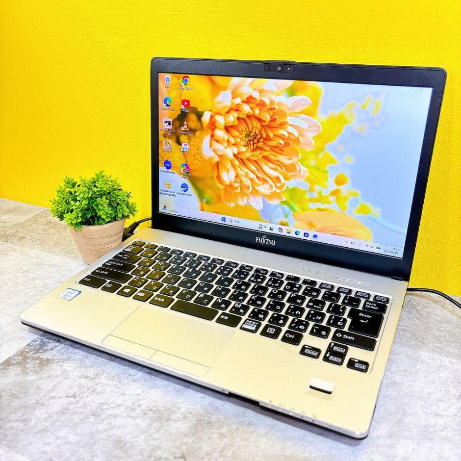 ほぼ美品✨小型軽量❣ｉ5✨メモリ12G＆SSDで快適✨フルHD カメラWin11