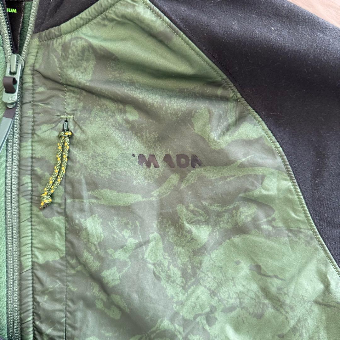 アルマダ　パーカー　ミドルレイヤー