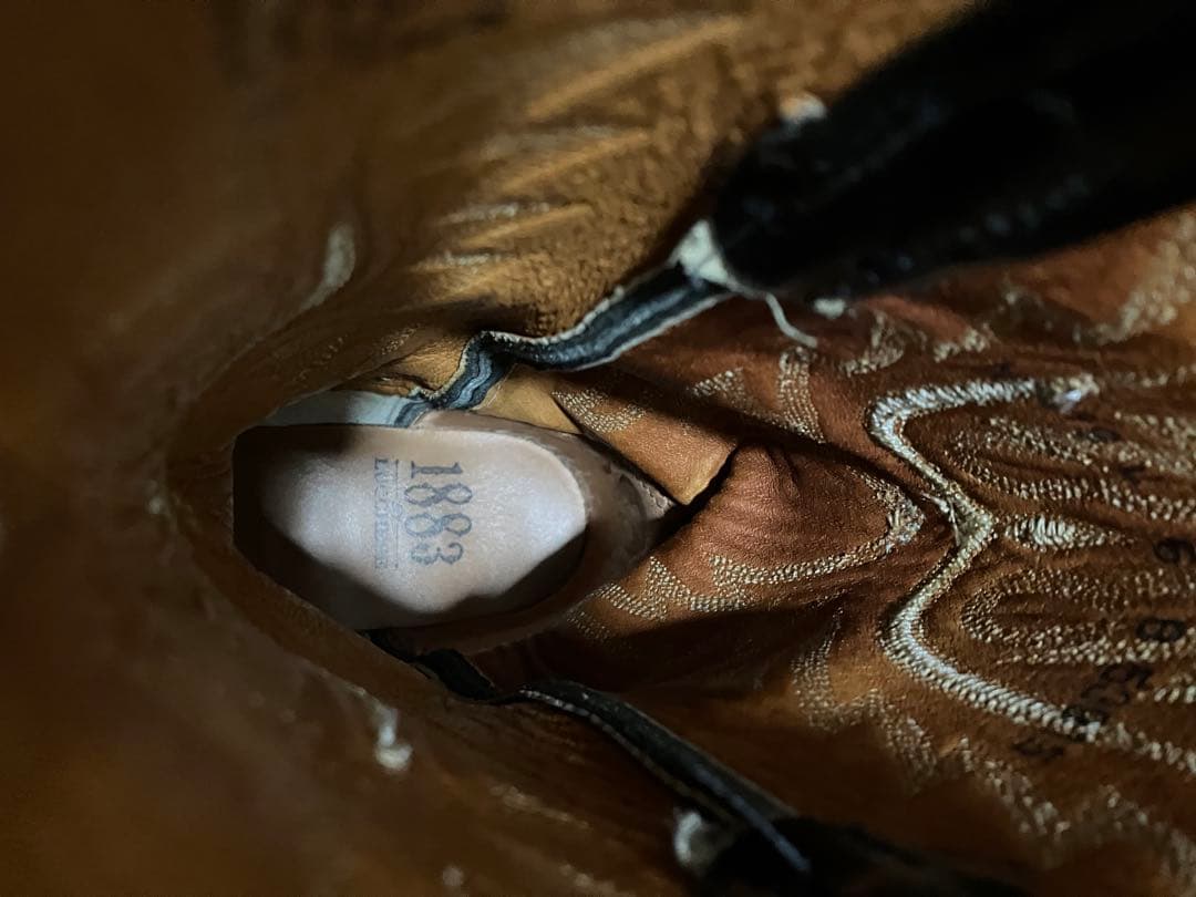 刺繍入り黒ウエスタンブーツ