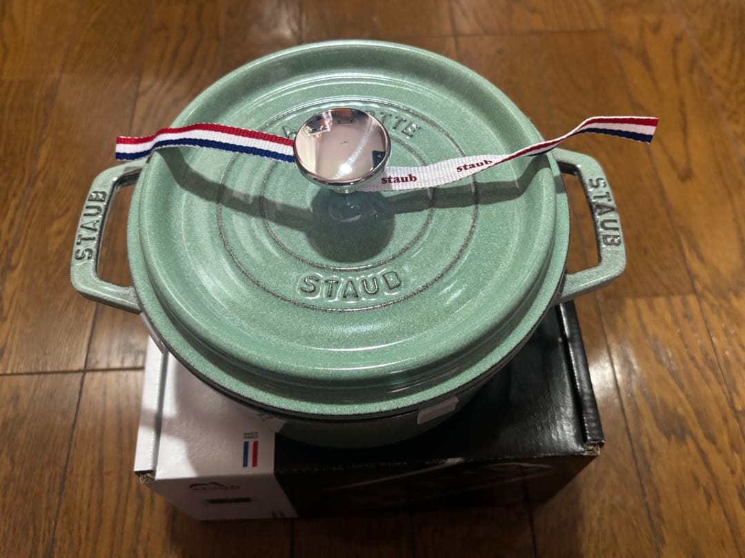 STAUB ストウブ ココット・ラウンド セージグリーン18cm 新品 生涯保証