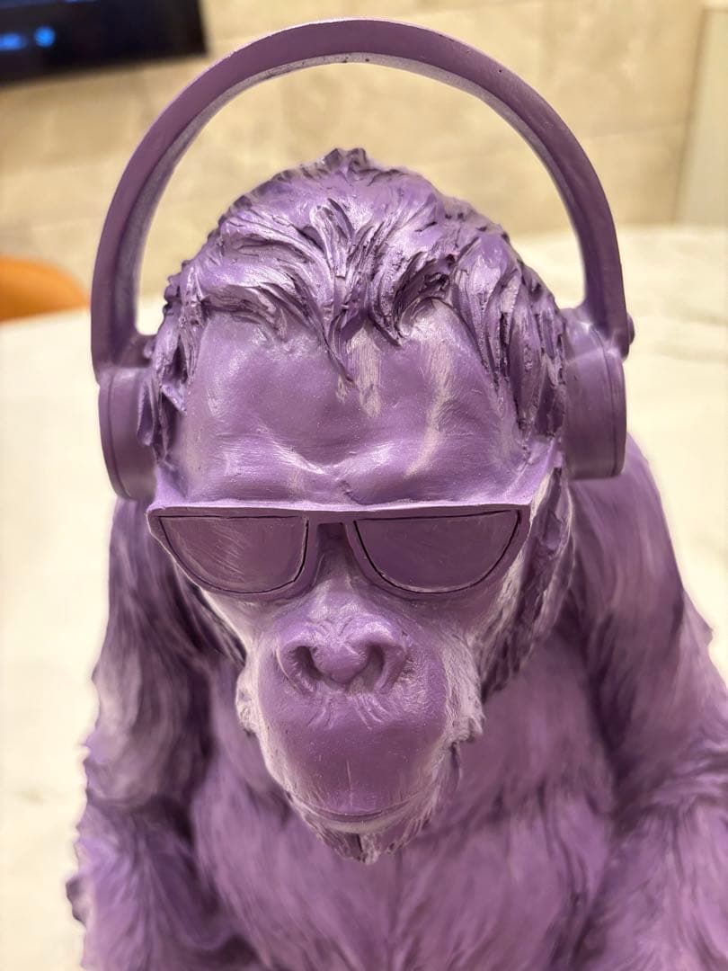 木彫チンパンジー置物