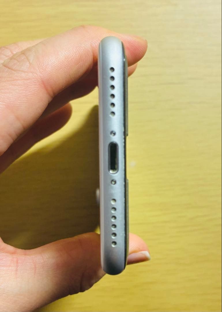 iPhone SE (第2世代) ホワイト 64GB SIMフリー 残債なし