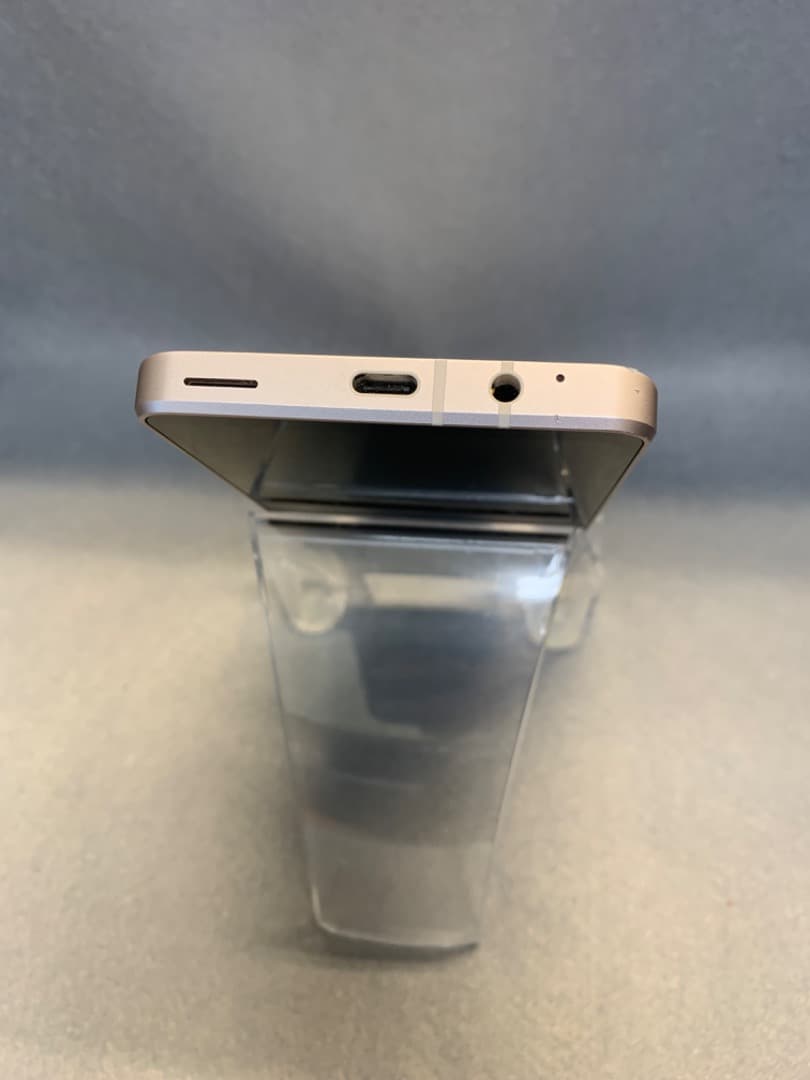 美品　国内版　SIMフリー　AQUOS SENSE8 128GB ゴールド色