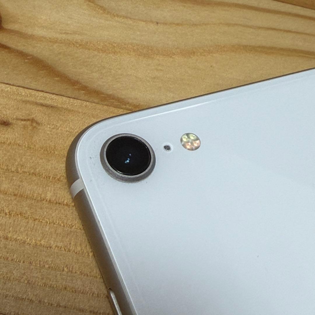 え*】様 バッテリー新品　iPhoneSE第3世代64GB SIMフリー　美品