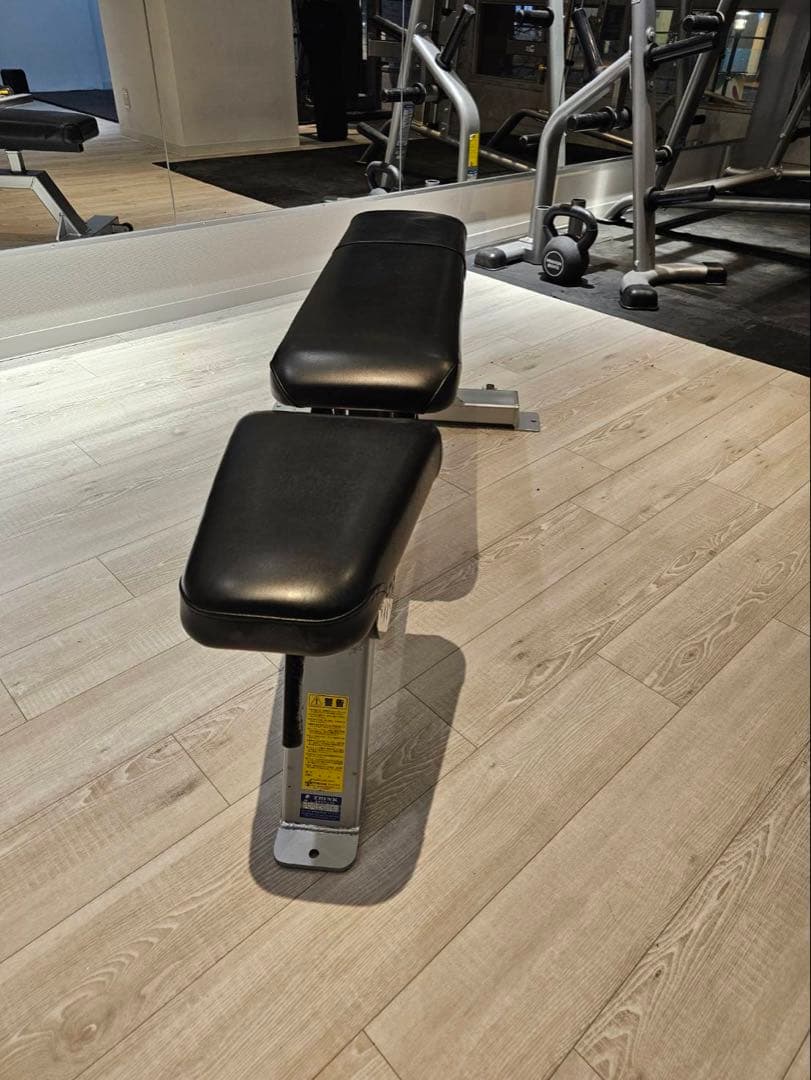 Think Fitness アジャスタブルベンチ