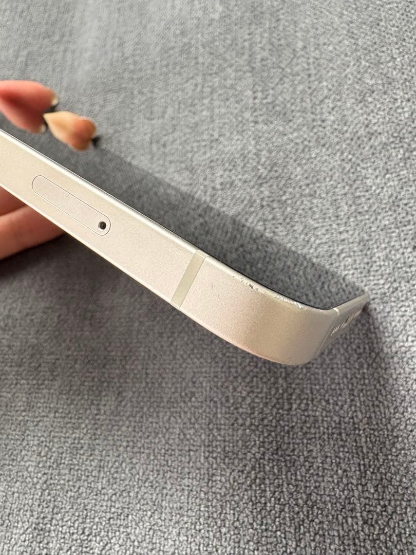 Apple iPhone 13 256GB スターライト (白) 本体のみ