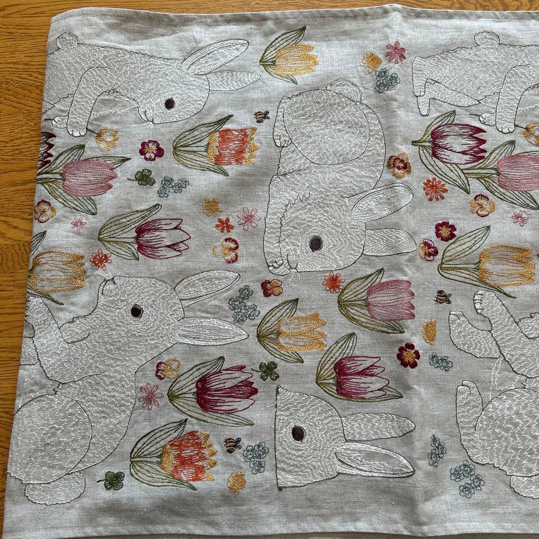 コーラル&タスク Coral&Tusk ウサギのテーブルランナー　新品