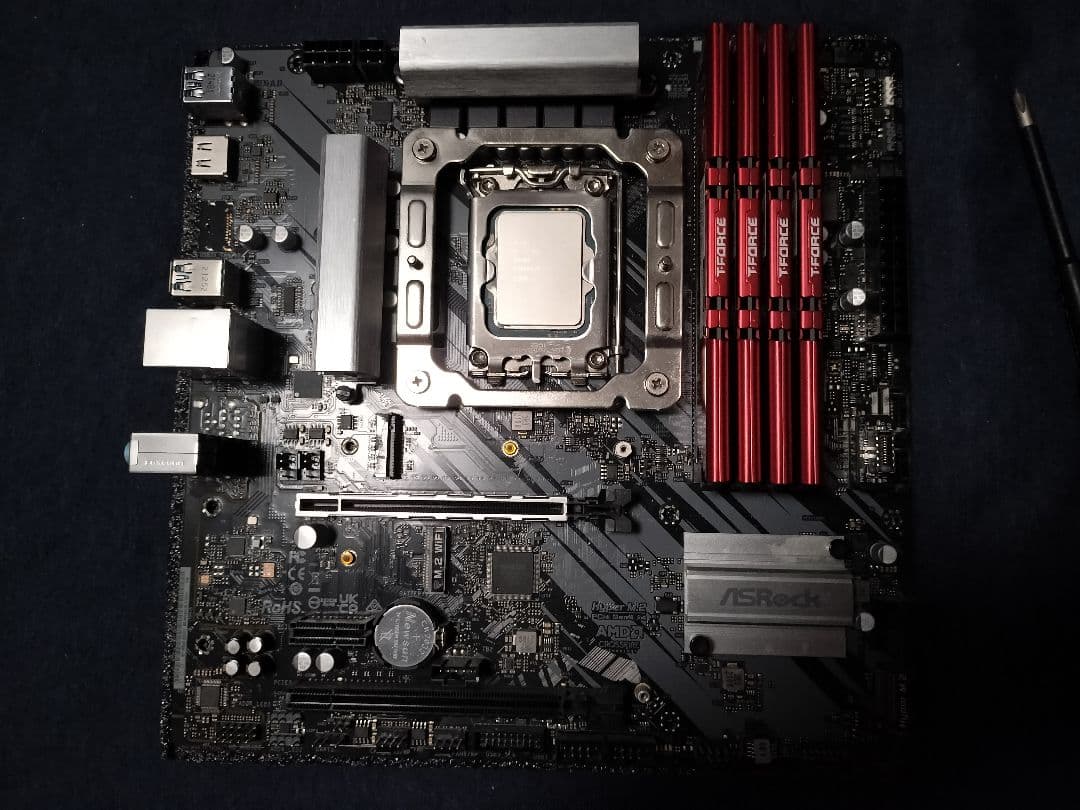 セット売り 13700K&Z690M&8GBメモリー４枚＆おまけCPUファン付き