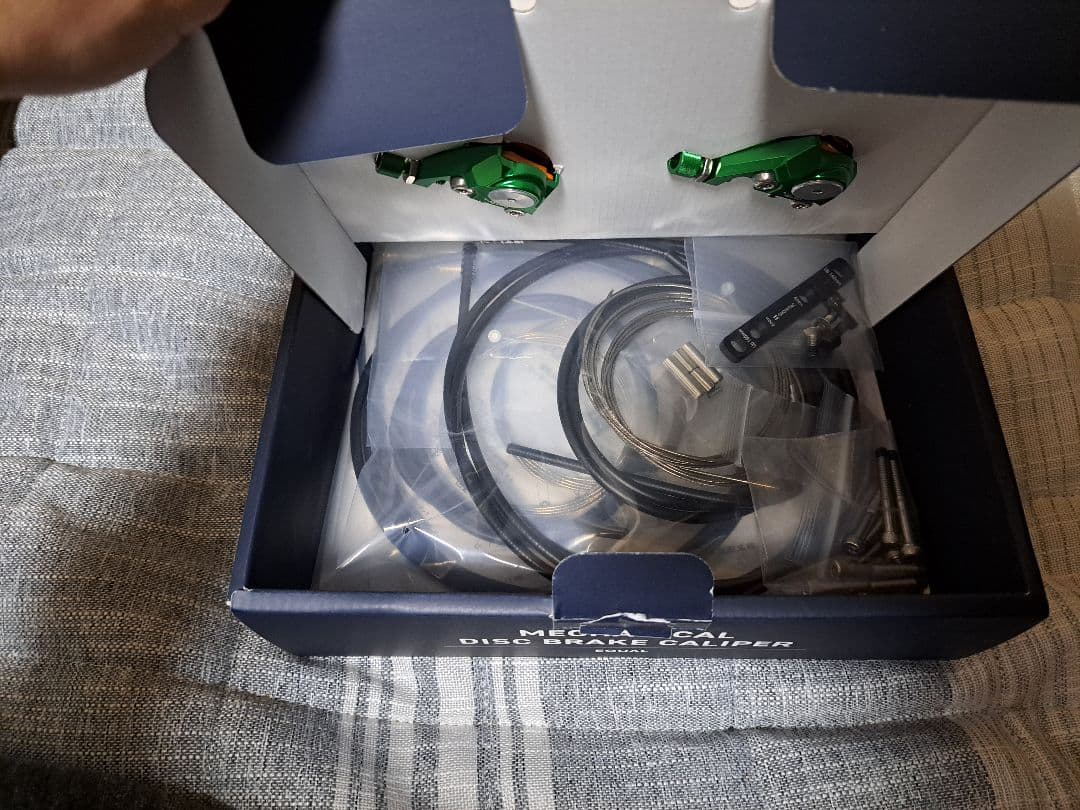 EQUAL ディスクブレーキキャリパーセット 限定カラー