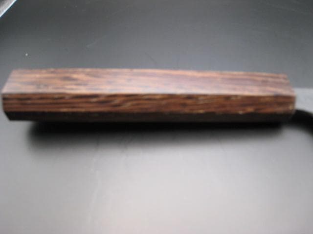 [新品未使用] 三徳包丁180mm 黒打ち仕上げ 白紙1号 ウエンジ 八角